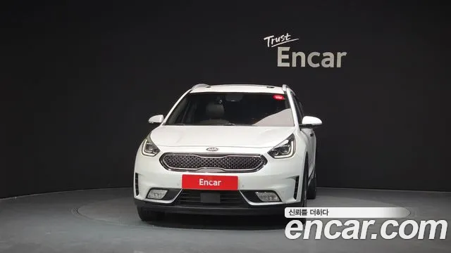Kia Niro 2018 — фото 3