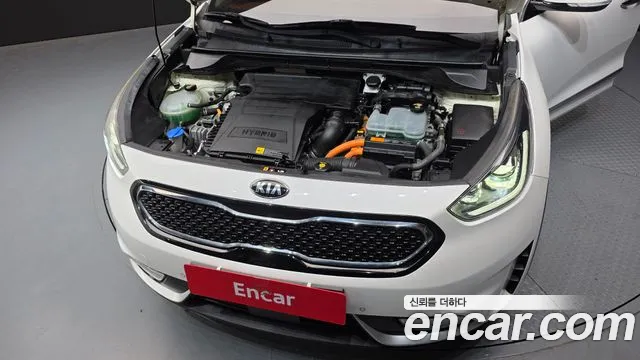 Kia Niro 2018 — фото 6