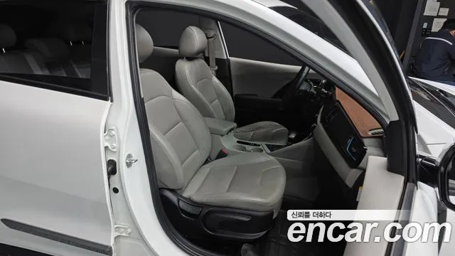 Kia Niro 2018 — фото 12