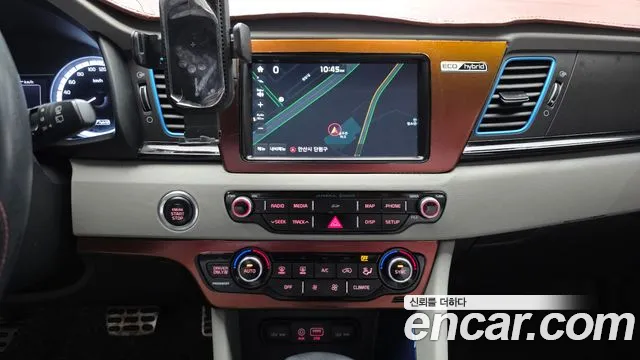Kia Niro 2018 — фото 17