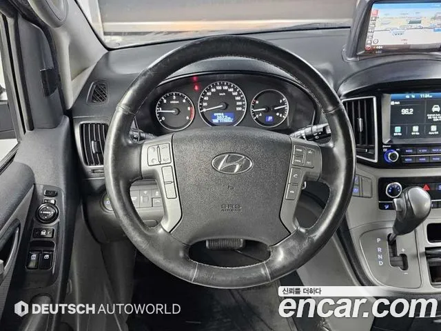 Hyundai Starex 2021 — фото 13