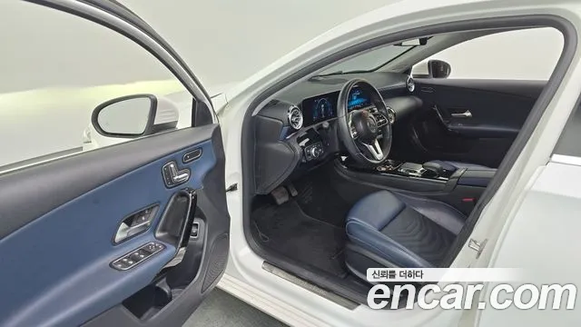 Mercedes-Benz A-Class 2020 — фото 10