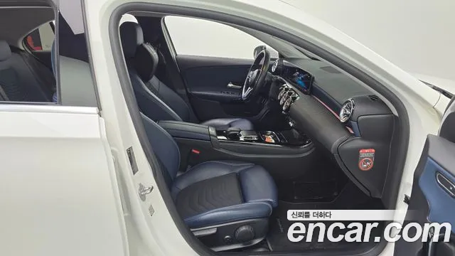 Mercedes-Benz A-Class 2020 — фото 11