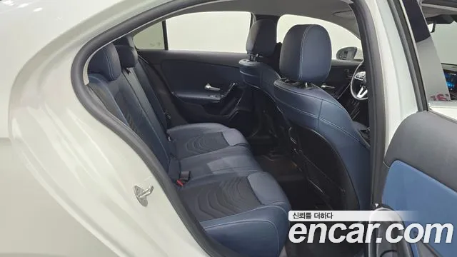 Mercedes-Benz A-Class 2020 — фото 12