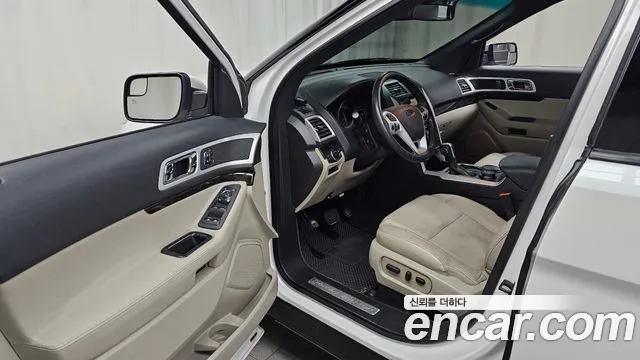 Ford Explorer 2015 — фото 10