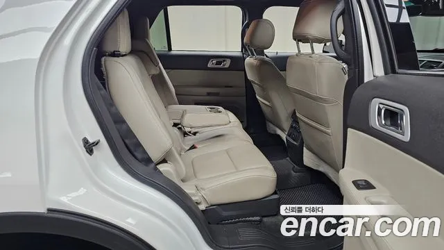 Ford Explorer 2015 — фото 12
