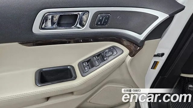Ford Explorer 2015 — фото 14