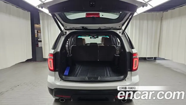 Ford Explorer 2015 — фото 20