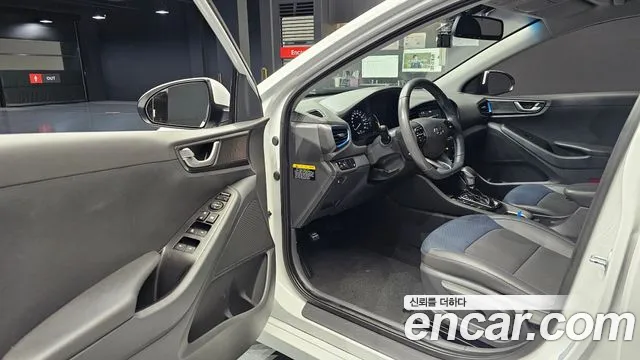 Hyundai Ioniq 2016 — фото 11