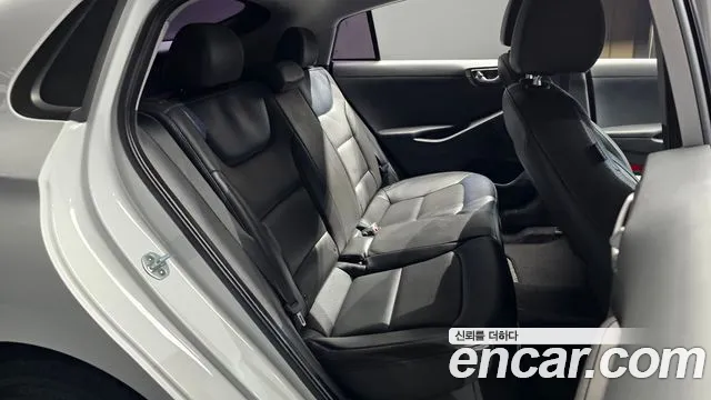 Hyundai Ioniq 2016 — фото 12