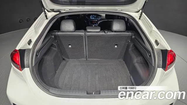 Hyundai Ioniq 2016 — фото 20