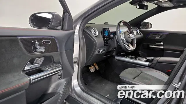 Mercedes-Benz GLA-Class 2020 — фото 11