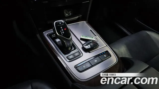 Hyundai Equus 2015 — фото 9