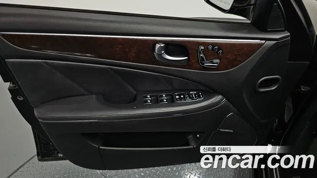 Hyundai Equus 2015 — фото 17