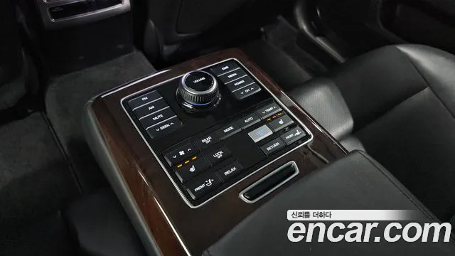 Hyundai Equus 2015 — фото 19