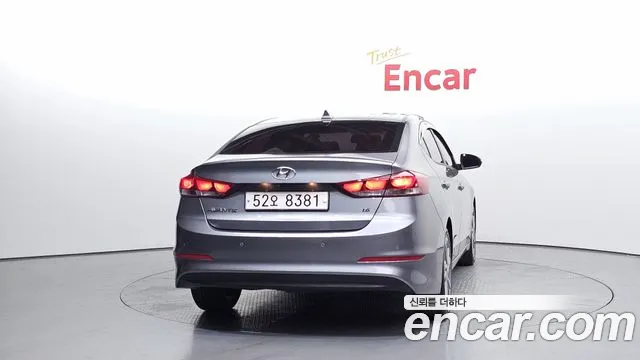 Hyundai AVANTE 2018 — фото 4