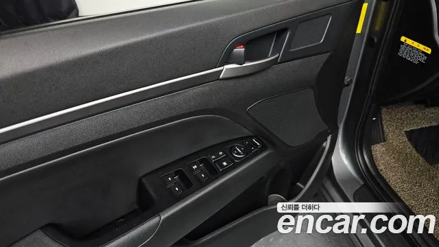 Hyundai AVANTE 2018 — фото 13