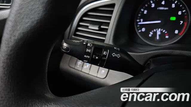 Hyundai AVANTE 2018 — фото 15