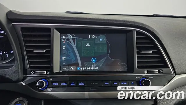 Hyundai AVANTE 2018 — фото 17