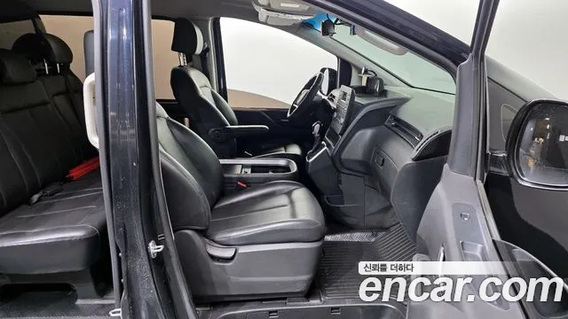 Hyundai Staria 2022 — фото 11