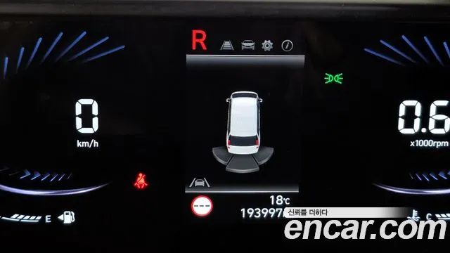 Hyundai Staria 2022 — фото 15