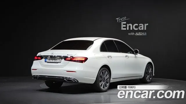 Mercedes-Benz E-Class 2023 — фото 2