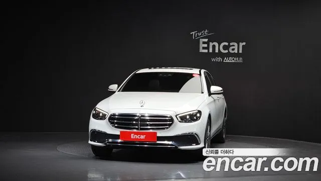 Mercedes-Benz E-Class 2023 — фото 3