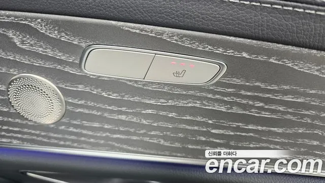Mercedes-Benz E-Class 2023 — фото 18