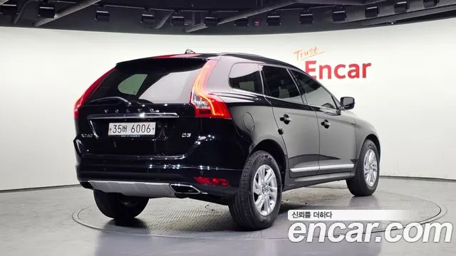 Volvo XC60 2017 — фото 2