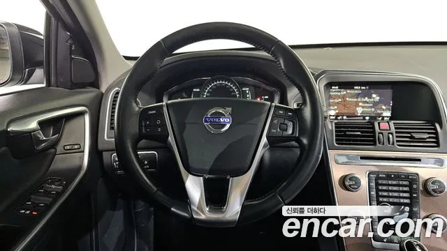 Volvo XC60 2017 — фото 13