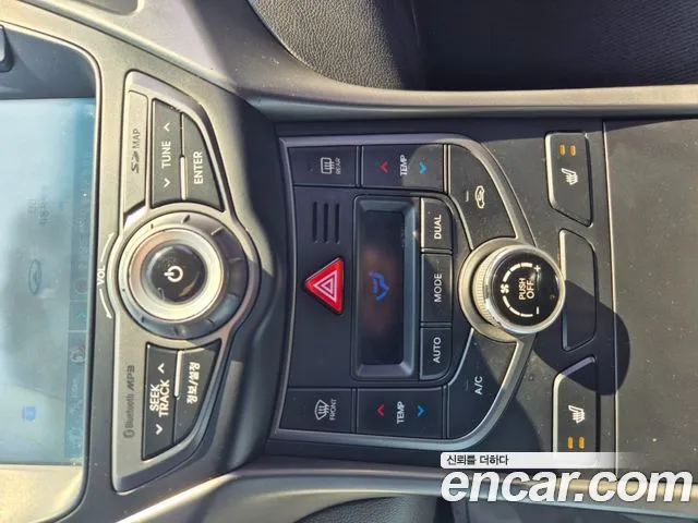 Hyundai AVANTE 2015 — фото 13