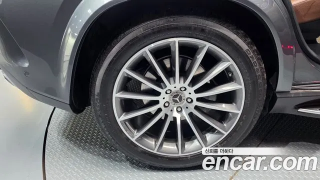 Mercedes-Benz GLE-Class 2023 — фото 4