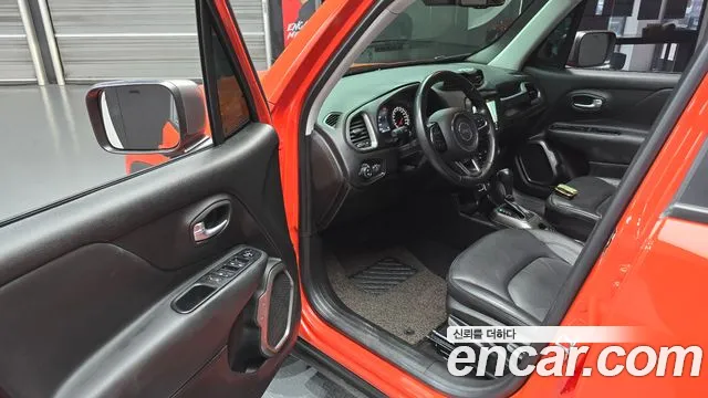 Jeep Renegade 2019 — фото 11