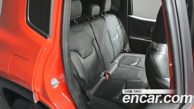 Jeep Renegade 2019 — фото 12