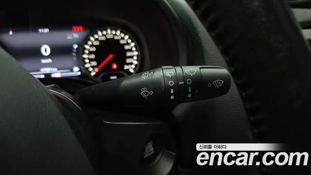 Jeep Renegade 2019 — фото 18