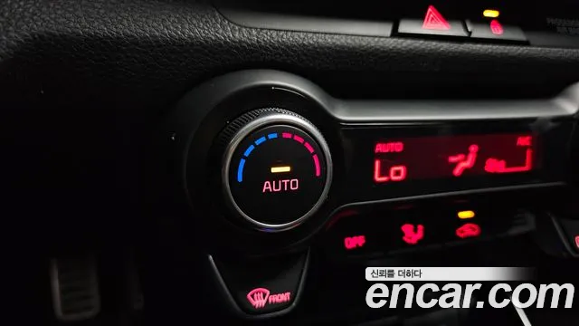 Kia Stonic 2019 — фото 17