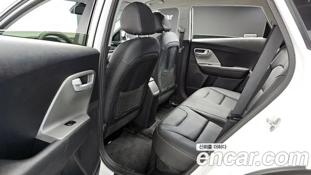 Kia Niro 2020 — фото 12