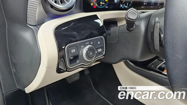 Mercedes-Benz A-Class 2022 — фото 15