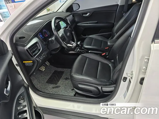 Kia Stonic 2018 — фото 16