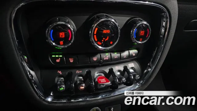 Mini Clubman 2023 — фото 16