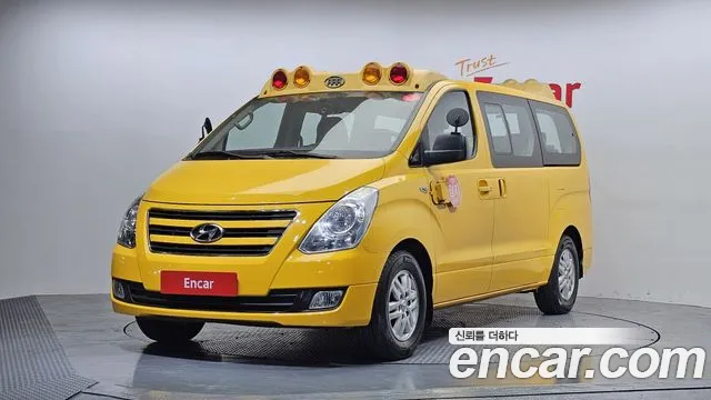 Hyundai Starex 2018 — фото 1