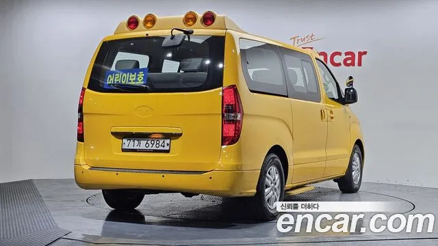 Hyundai Starex 2018 — фото 2