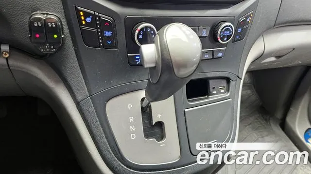 Hyundai Starex 2018 — фото 9