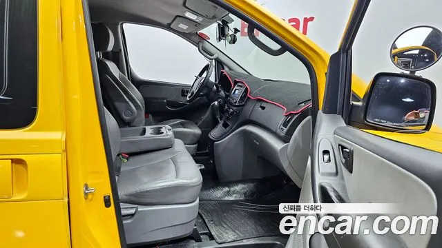 Hyundai Starex 2018 — фото 11