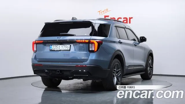 Ford Explorer 2025 — фото 2