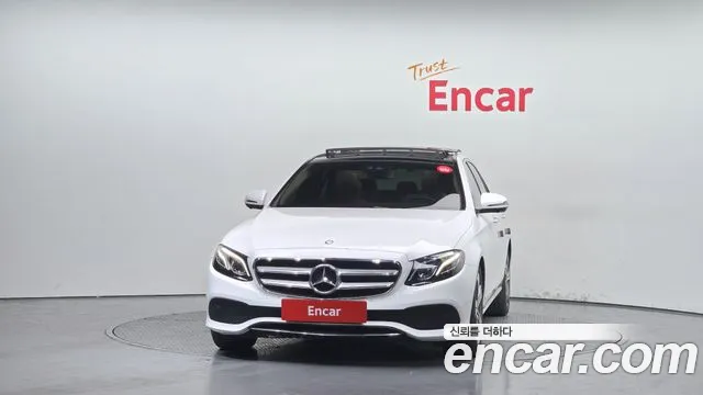Mercedes-Benz E-Class 2017 — фото 3
