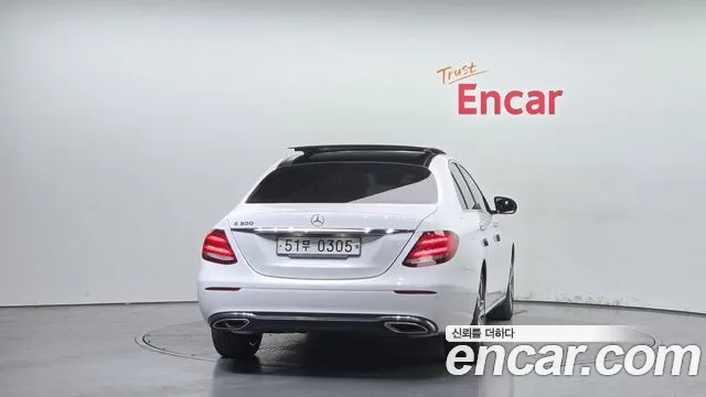 Mercedes-Benz E-Class 2017 — фото 4