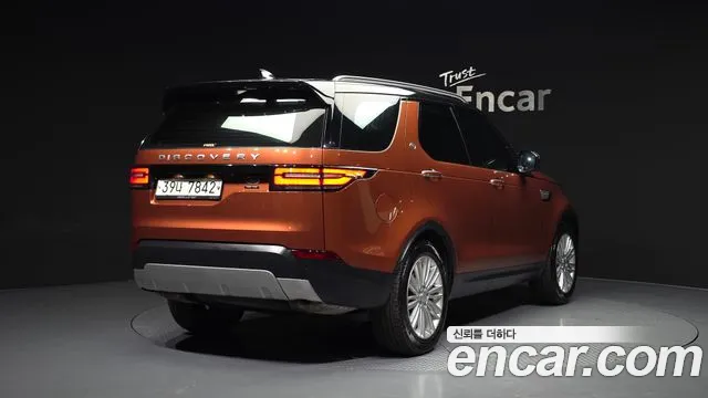 Land Rover Discovery 2018 — фото 2