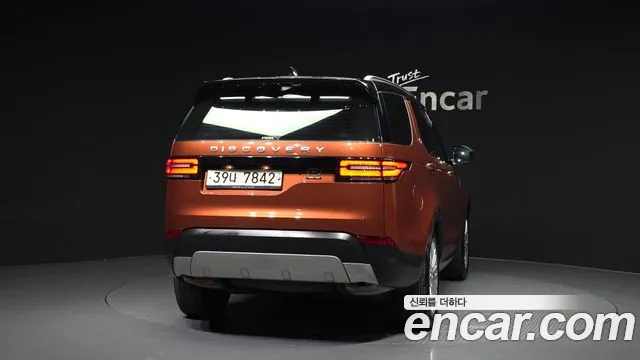 Land Rover Discovery 2018 — фото 4