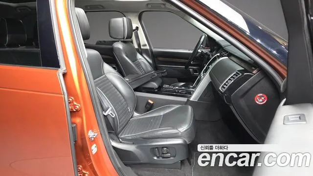 Land Rover Discovery 2018 — фото 11